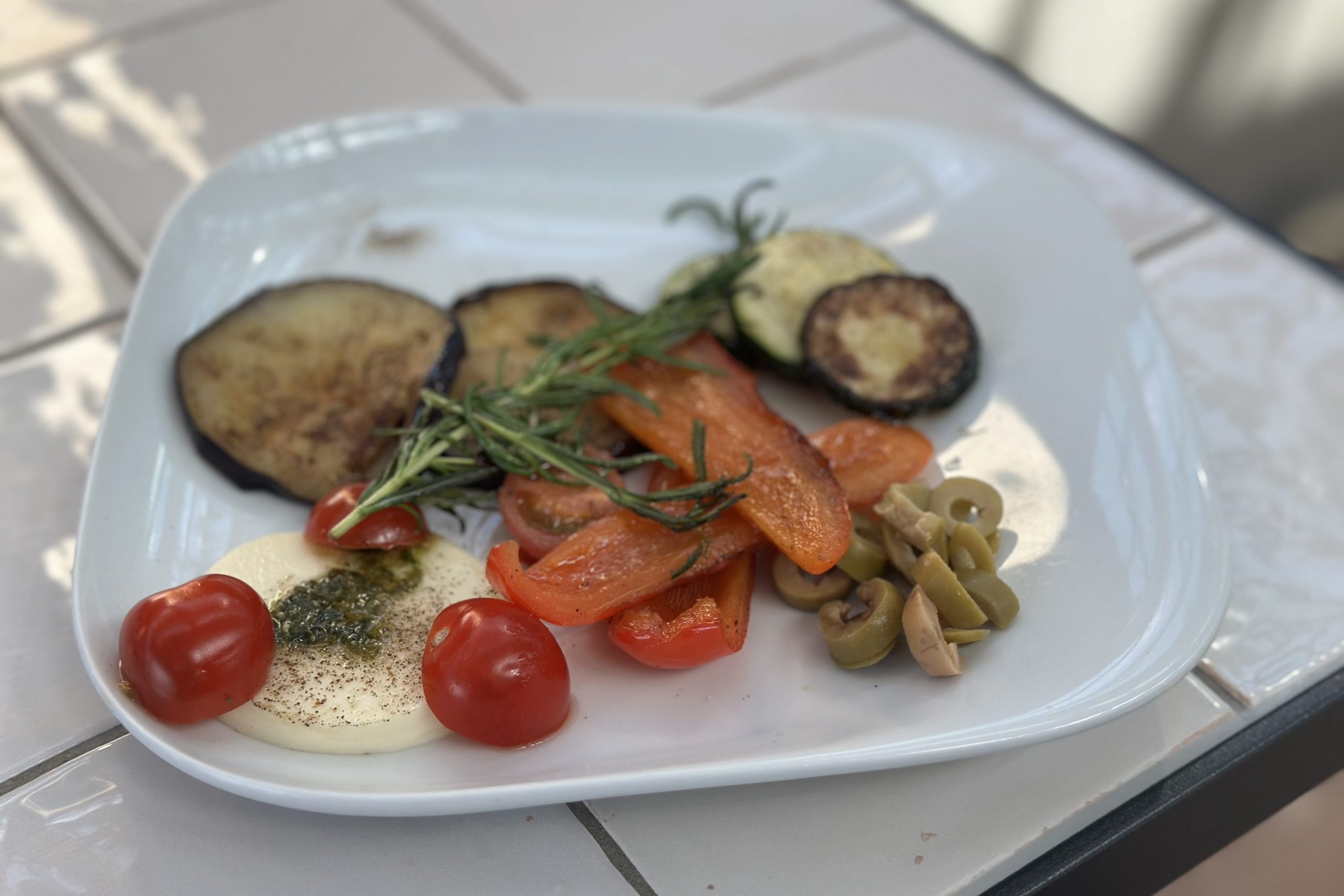 Antipasti-Platte-by-Bintu-Cham